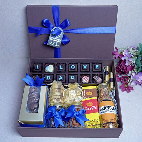 Heartfelt Chocolate Treats Hamper